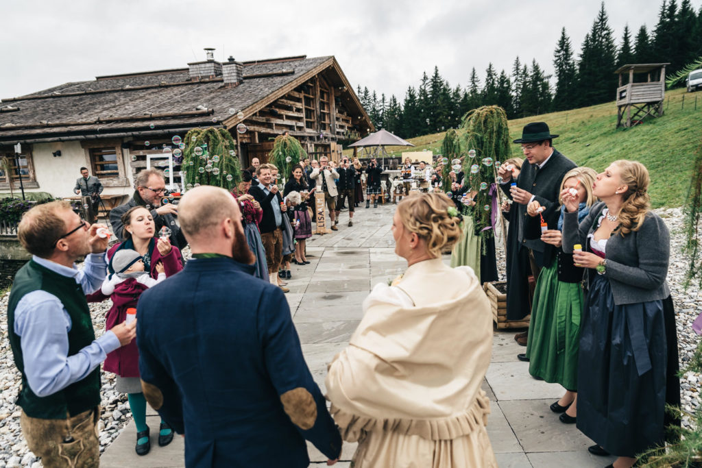 Trachtenhochzeit Flachau Hütte